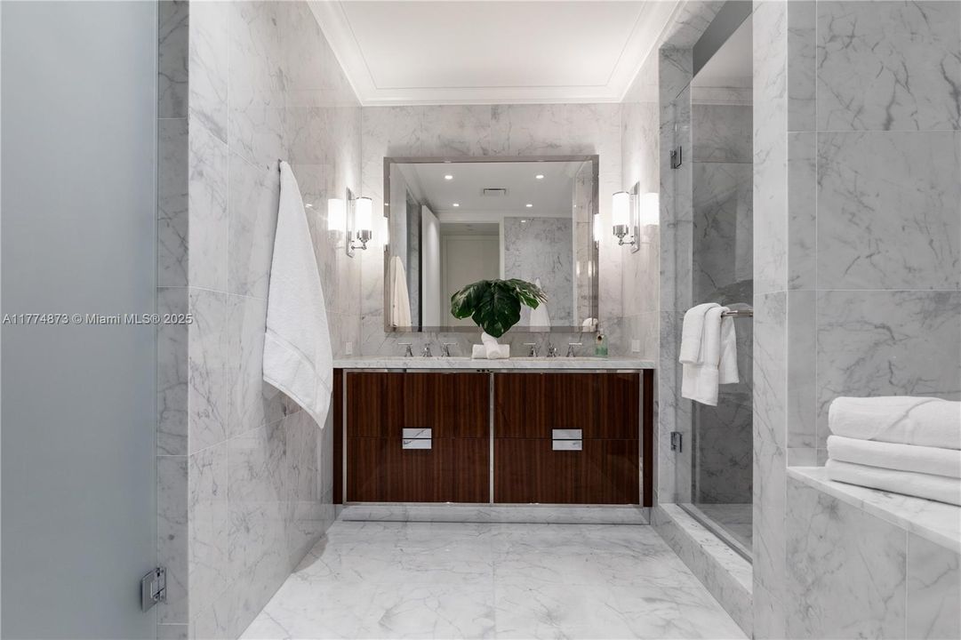 For Sale: $4,050,000 (2 beds, 2 baths, 1571 Square Feet)