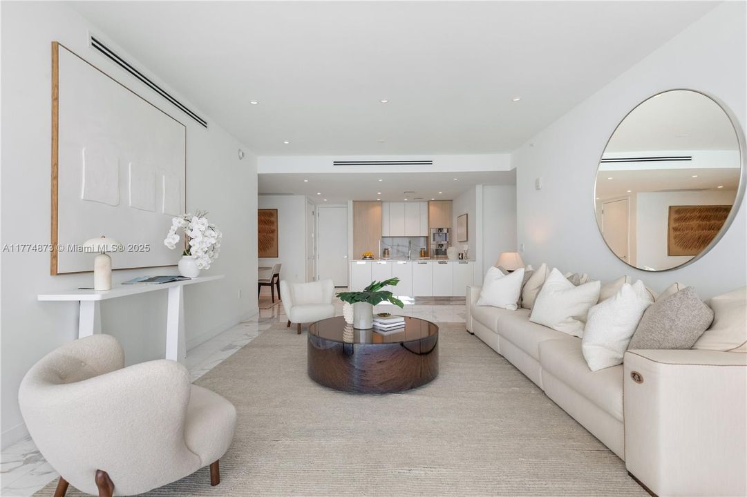 For Sale: $4,050,000 (2 beds, 2 baths, 1571 Square Feet)