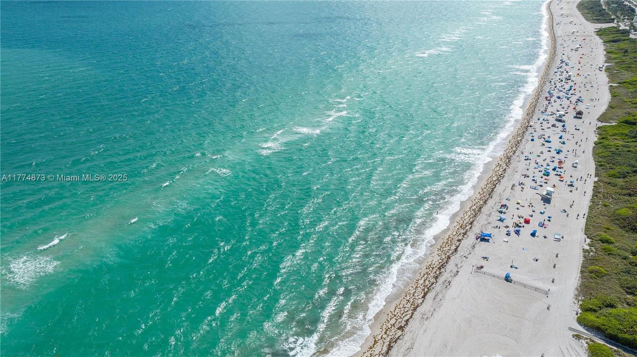 For Sale: $4,050,000 (2 beds, 2 baths, 1571 Square Feet)