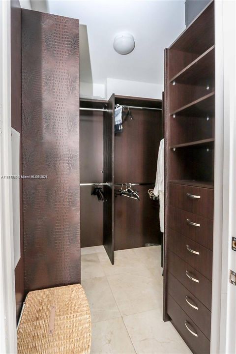 Recently Sold: $1,200,000 (2 beds, 2 baths, 1435 Square Feet)