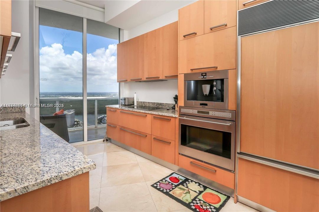 Recently Sold: $1,200,000 (2 beds, 2 baths, 1435 Square Feet)