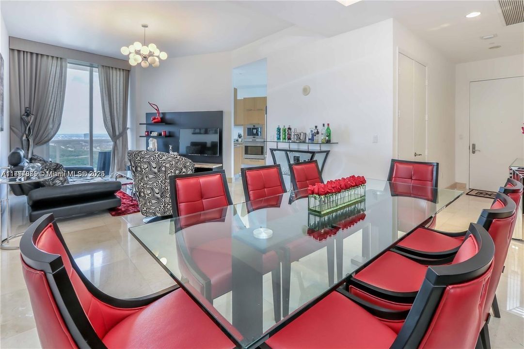 Recently Sold: $1,200,000 (2 beds, 2 baths, 1435 Square Feet)