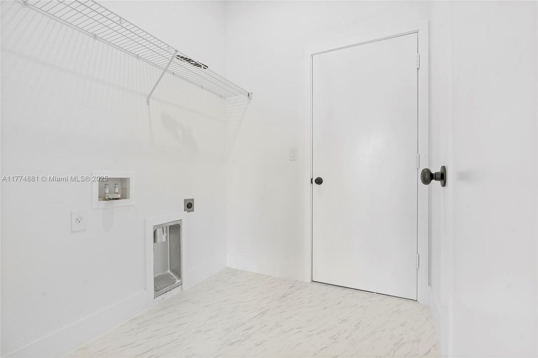 Recientemente alquilado: $2,200 (3 camas, 2 baños, 0 Pies cuadrados)