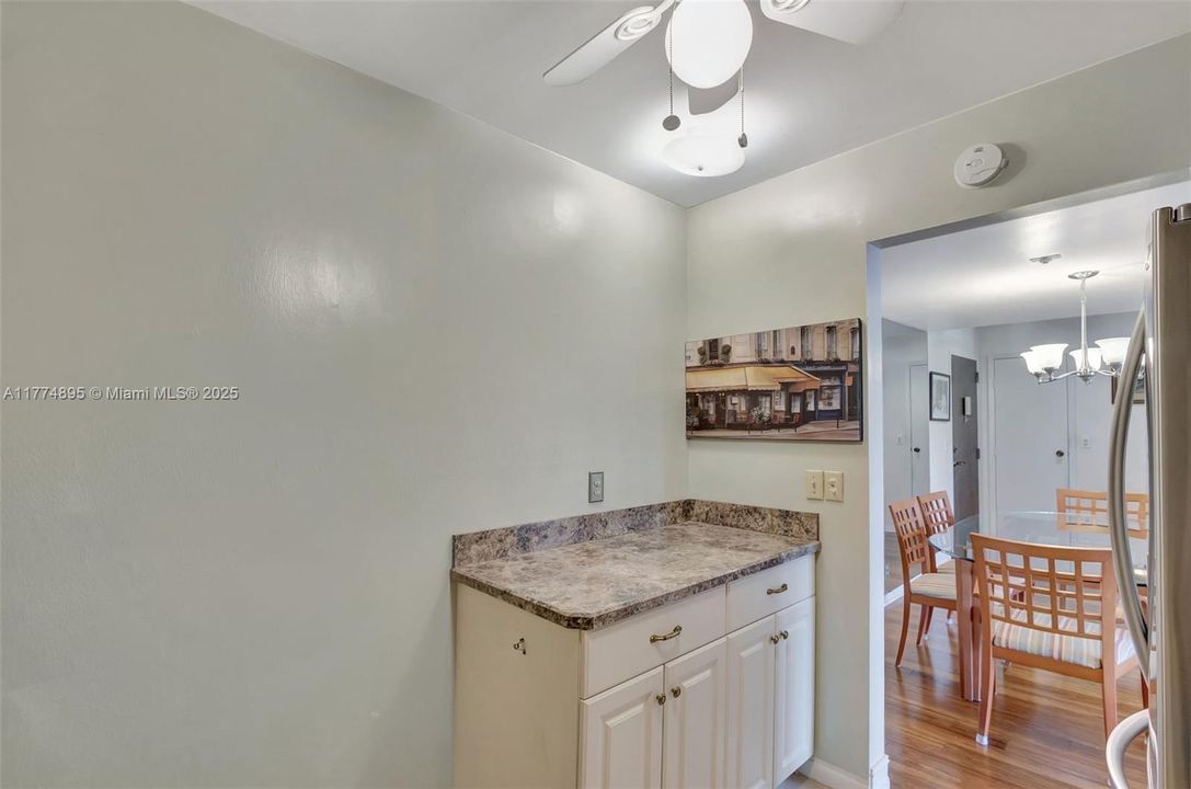 Recently Rented: $2,200 (2 beds, 2 baths, 1143 Square Feet)