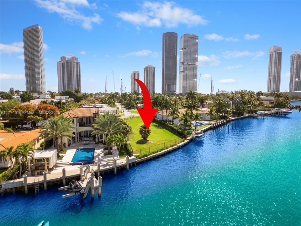 待售: $7,595,250 (0.32 acres)