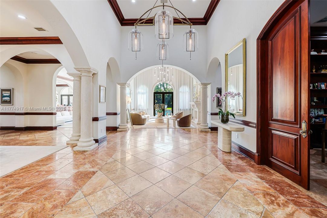 最近租的: $35,000 (6 贝兹, 7 浴室, 6469 平方英尺)