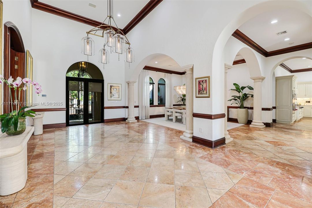 最近租的: $35,000 (6 贝兹, 7 浴室, 6469 平方英尺)