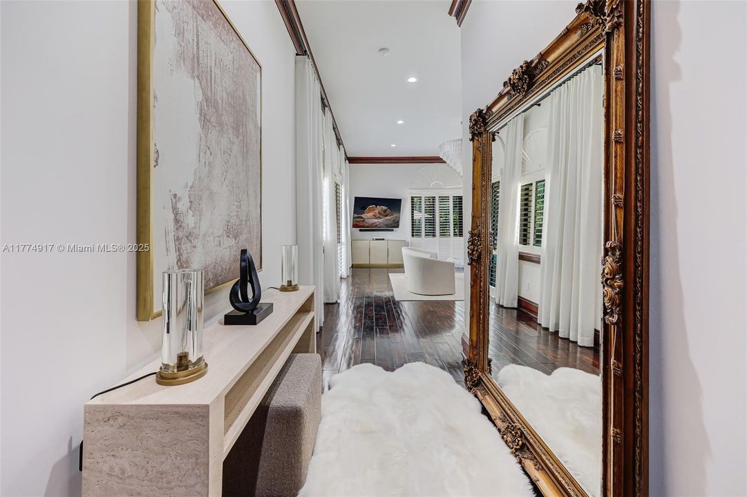 最近租的: $35,000 (6 贝兹, 7 浴室, 6469 平方英尺)