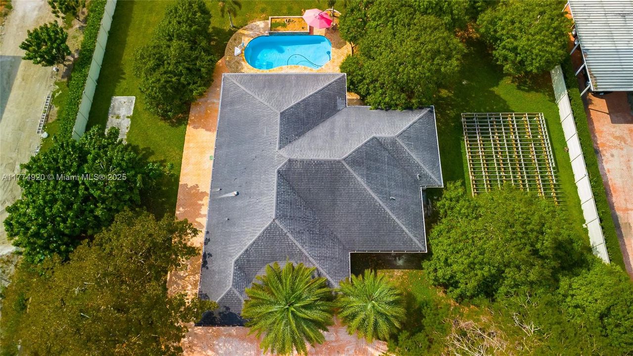 Недавно продано: $979,999 (5 спален, 3 ванн, 2489 Квадратных фут)