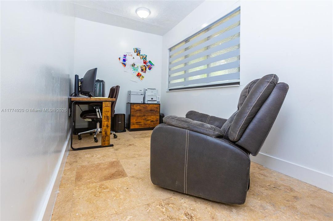 Недавно продано: $979,999 (5 спален, 3 ванн, 2489 Квадратных фут)