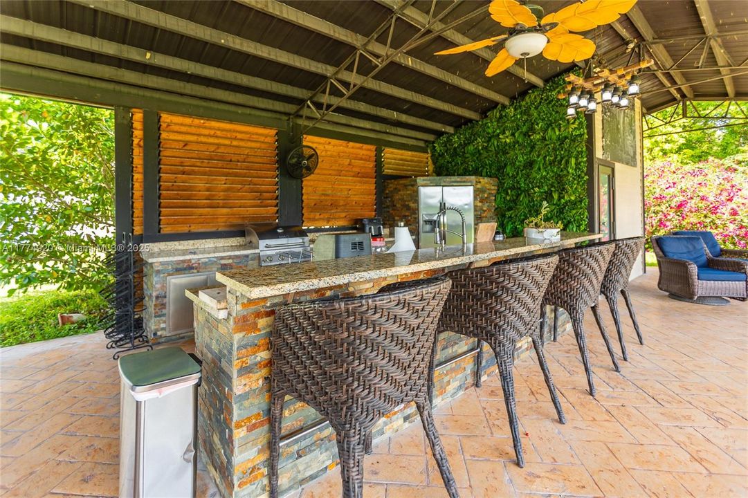 Недавно продано: $979,999 (5 спален, 3 ванн, 2489 Квадратных фут)