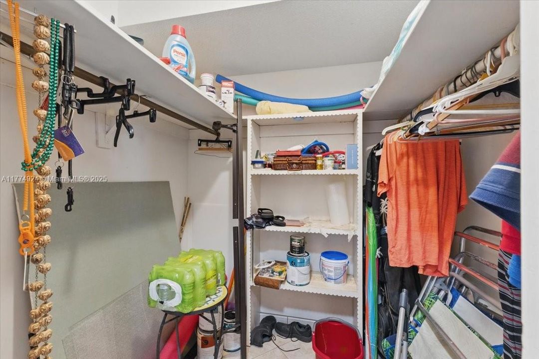 На продажу: $169,000 (1 спален, 1 ванн, 847 Квадратных фут)