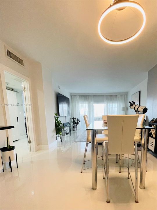 Recently Rented: $2,800 (1 beds, 1 baths, 762 Square Feet)