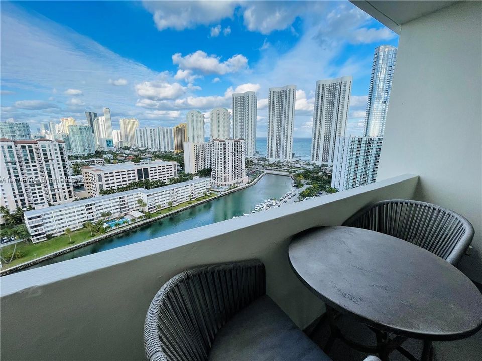 Recently Rented: $2,800 (1 beds, 1 baths, 762 Square Feet)