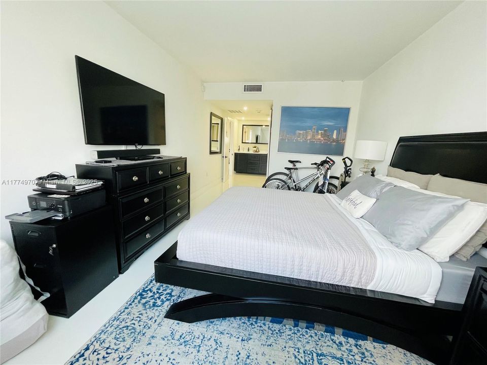 Recently Rented: $2,800 (1 beds, 1 baths, 762 Square Feet)