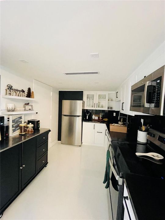 Recently Rented: $2,800 (1 beds, 1 baths, 762 Square Feet)