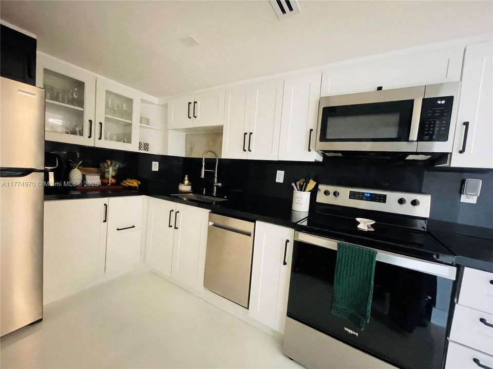 Recently Rented: $2,800 (1 beds, 1 baths, 762 Square Feet)