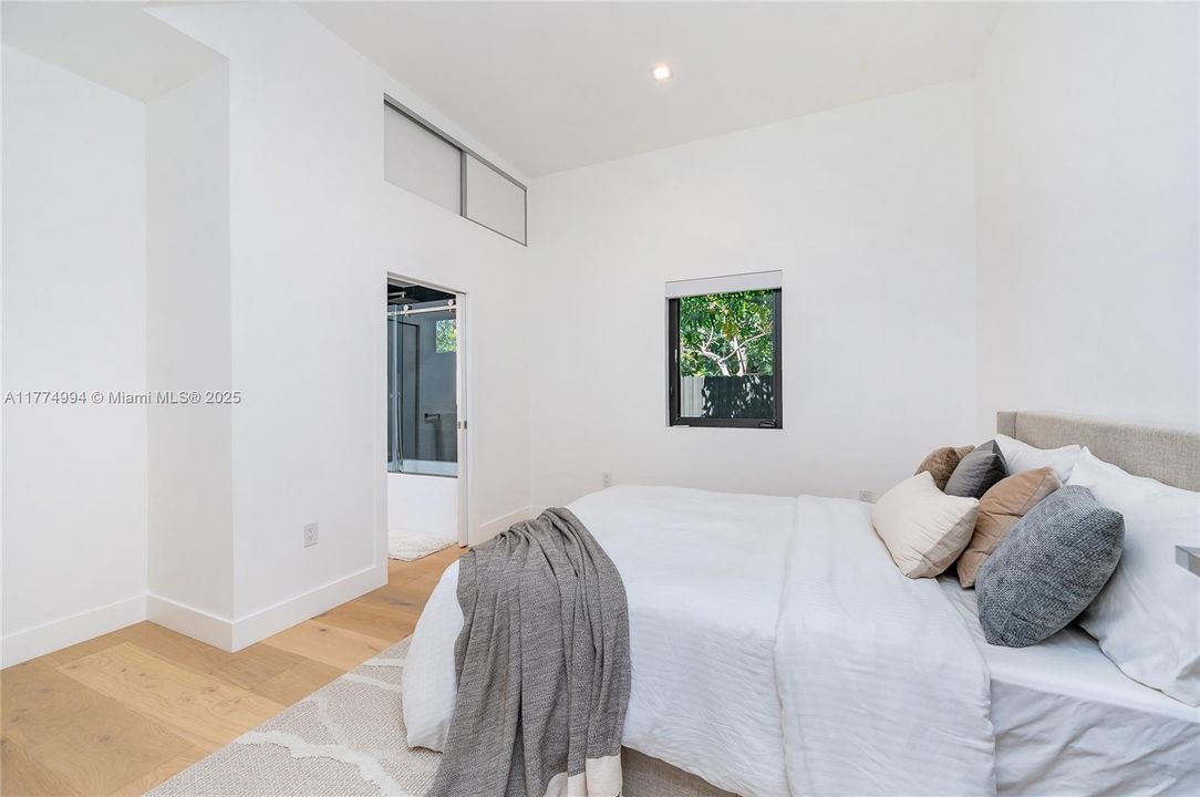 Vendido Recientemente: $2,500,000 (4 camas, 3 baños, 0 Pies cuadrados)