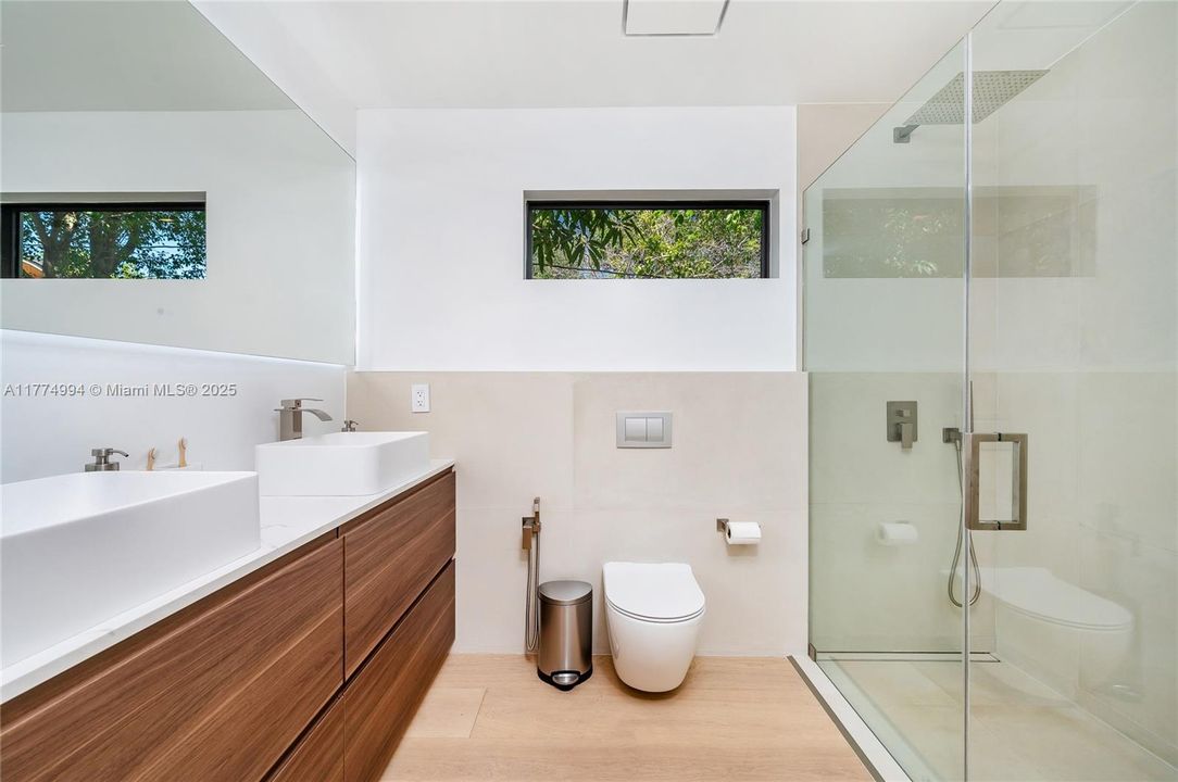 Vendido Recientemente: $2,500,000 (4 camas, 3 baños, 0 Pies cuadrados)