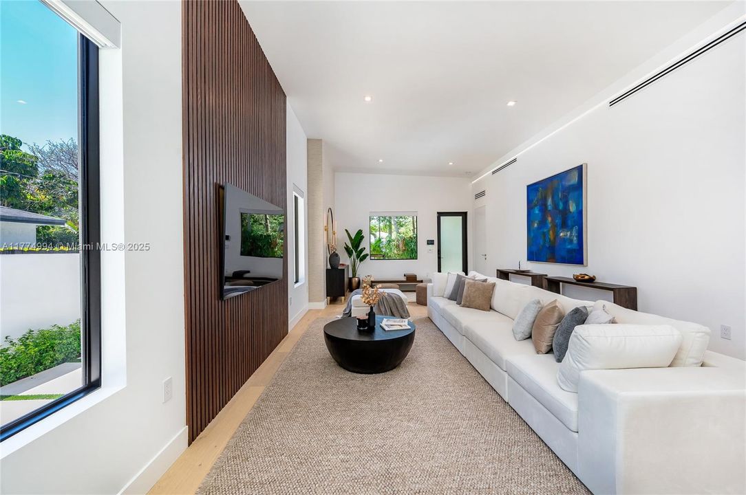 Vendido Recientemente: $2,500,000 (4 camas, 3 baños, 0 Pies cuadrados)