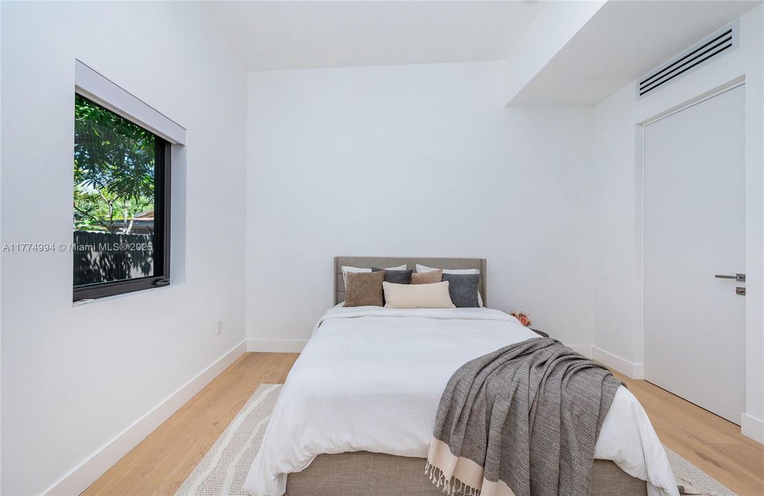 Vendido Recientemente: $2,500,000 (4 camas, 3 baños, 0 Pies cuadrados)