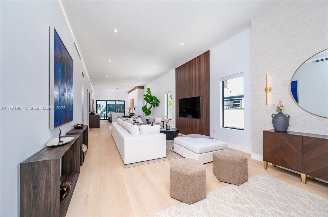 Vendido Recientemente: $2,500,000 (4 camas, 3 baños, 0 Pies cuadrados)