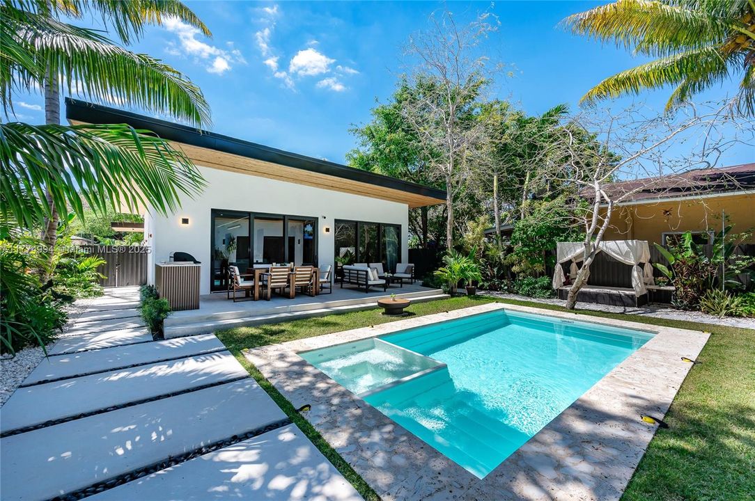 Vendido Recientemente: $2,500,000 (4 camas, 3 baños, 0 Pies cuadrados)