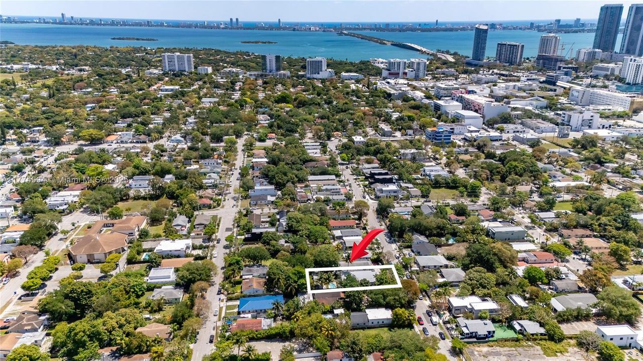 Vendido Recientemente: $2,500,000 (4 camas, 3 baños, 0 Pies cuadrados)