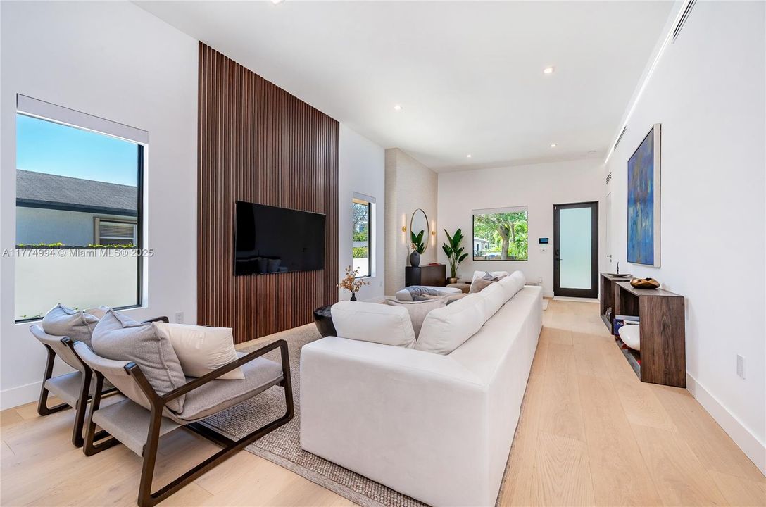 Vendido Recientemente: $2,500,000 (4 camas, 3 baños, 0 Pies cuadrados)