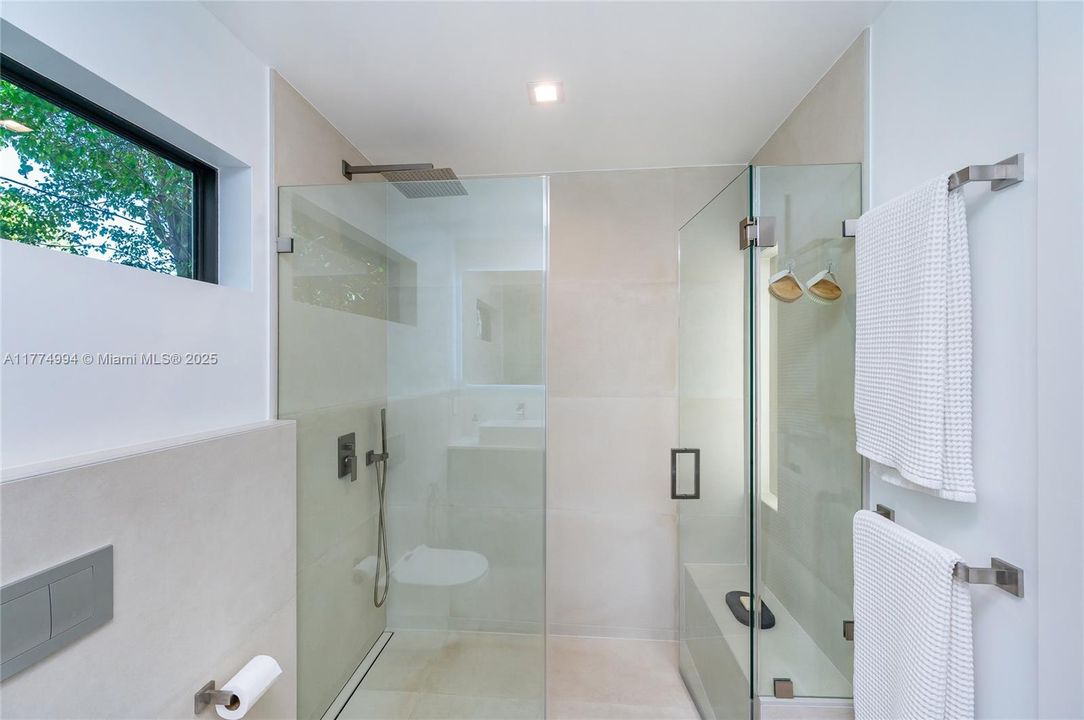 Vendido Recientemente: $2,500,000 (4 camas, 3 baños, 0 Pies cuadrados)