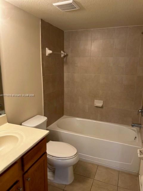 Под контрактом: $279,900 (2 спален, 2 ванн, 809 Квадратных фут)