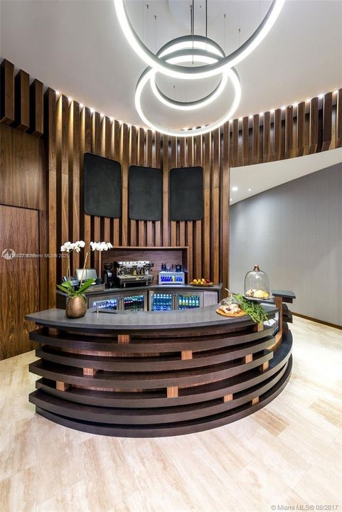 For Sale: $939,000 (2 beds, 2 baths, 1129 Square Feet)