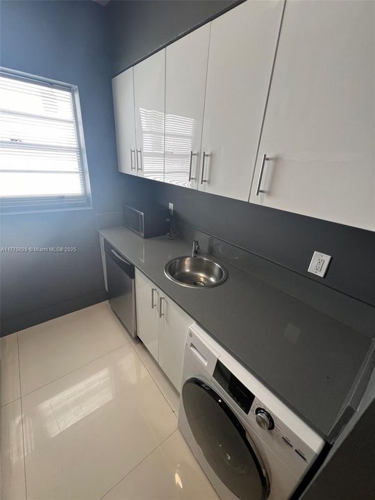 For Sale: $225,000 (0 beds, 1 baths, 474 Square Feet)