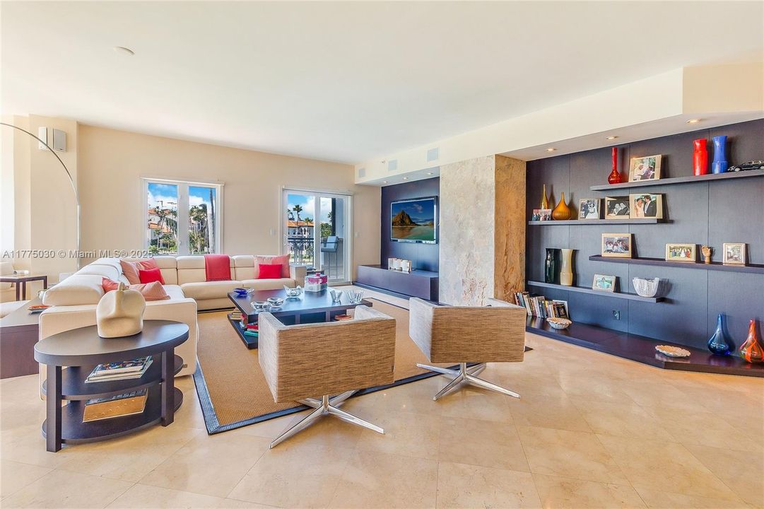 En Venta: $5,695,000 (3 camas, 3 baños, 3192 Pies cuadrados)