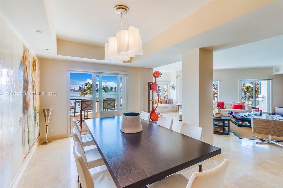 En Venta: $5,695,000 (3 camas, 3 baños, 3192 Pies cuadrados)