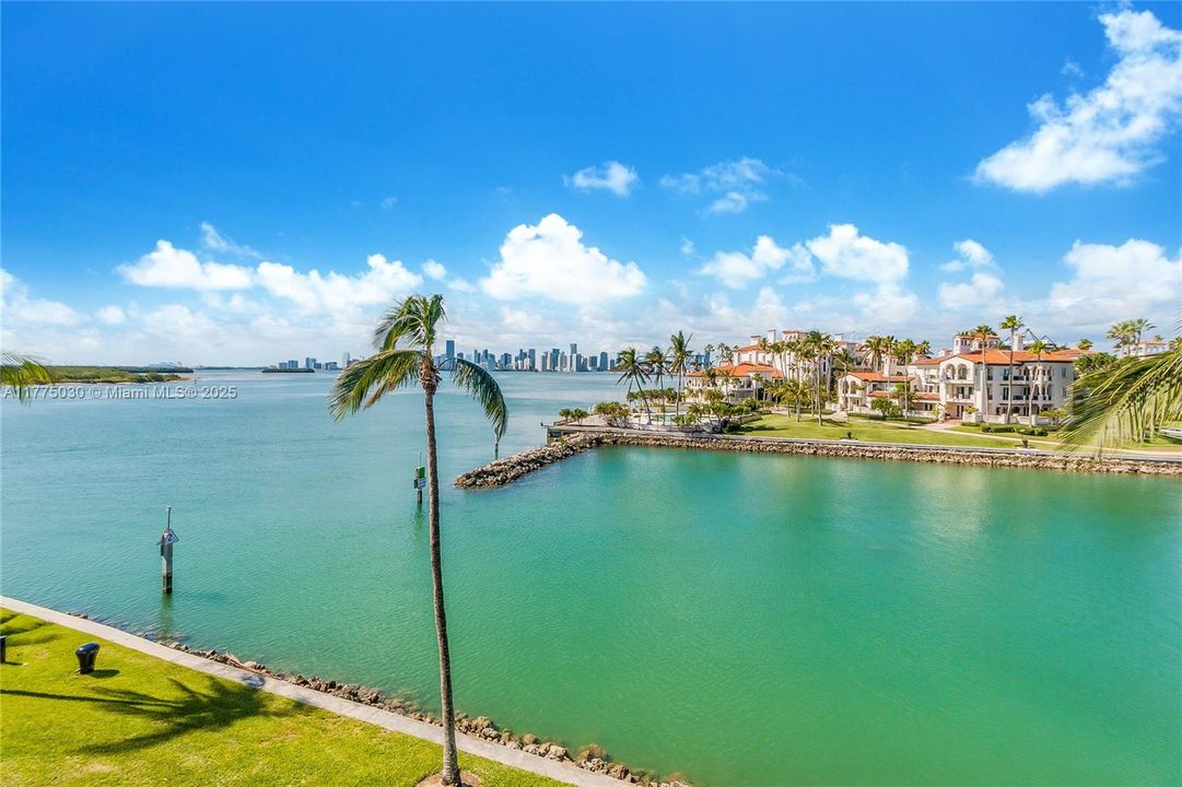 En Venta: $5,695,000 (3 camas, 3 baños, 3192 Pies cuadrados)