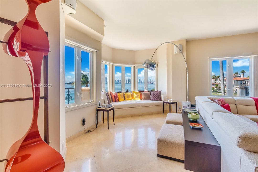 En Venta: $5,695,000 (3 camas, 3 baños, 3192 Pies cuadrados)