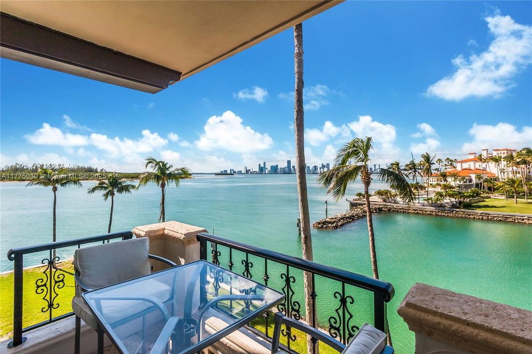 En Venta: $5,695,000 (3 camas, 3 baños, 3192 Pies cuadrados)
