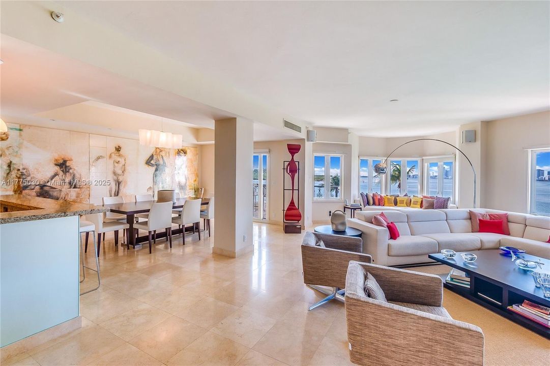 En Venta: $5,695,000 (3 camas, 3 baños, 3192 Pies cuadrados)
