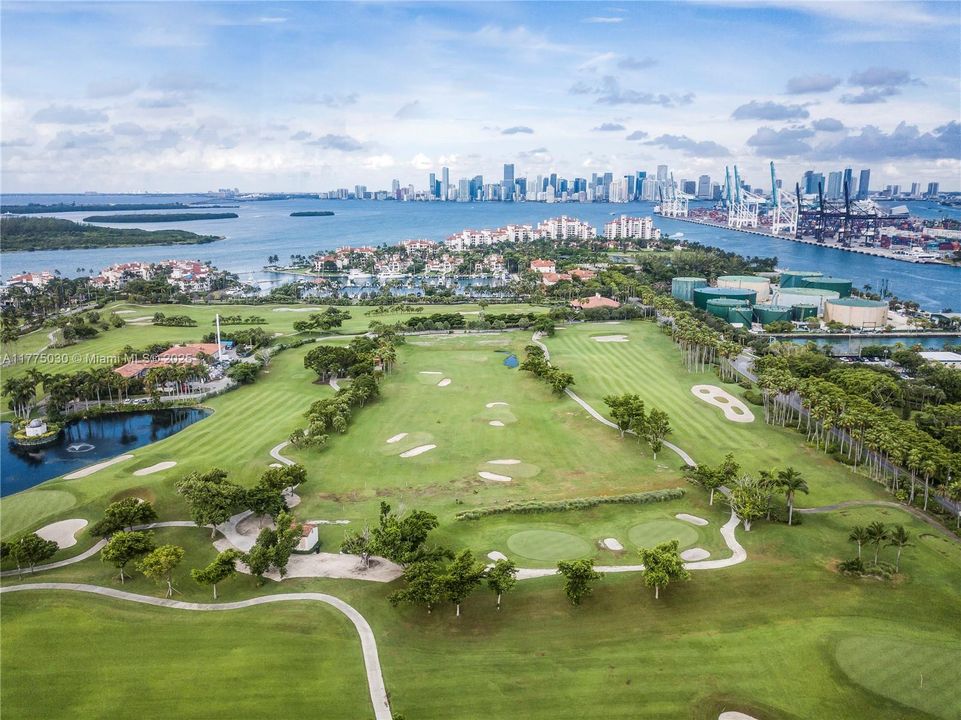 En Venta: $5,695,000 (3 camas, 3 baños, 3192 Pies cuadrados)