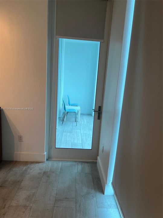 Recently Sold: $645,000 (1 beds, 1 baths, 905 Square Feet)