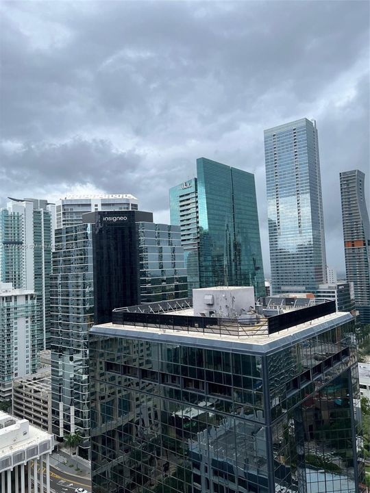 Recently Sold: $645,000 (1 beds, 1 baths, 905 Square Feet)