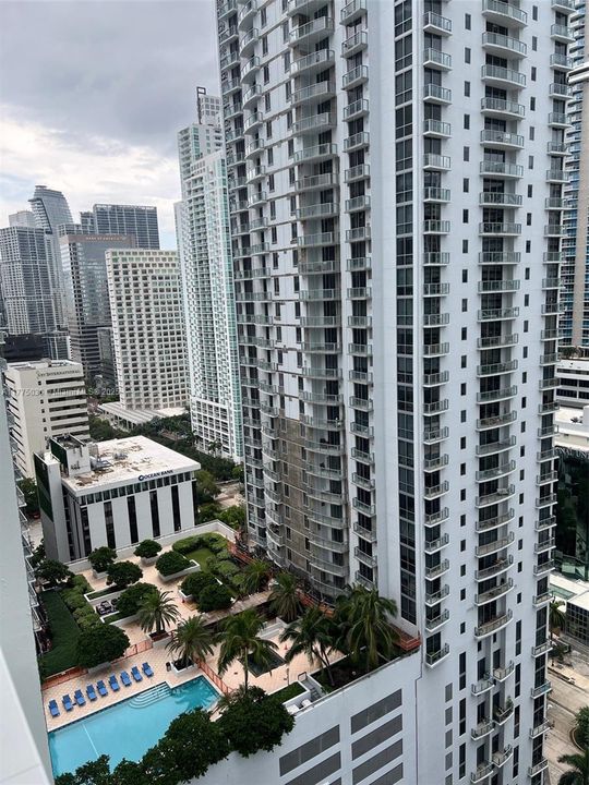 Recently Sold: $645,000 (1 beds, 1 baths, 905 Square Feet)