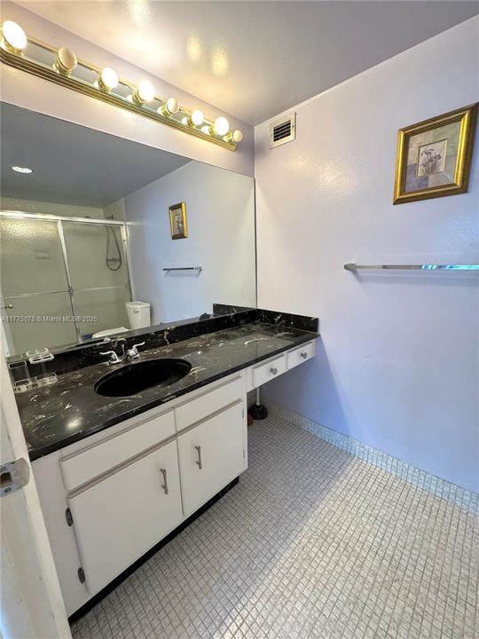 Vendido Recientemente: $439,000 (2 camas, 2 baños, 1463 Pies cuadrados)