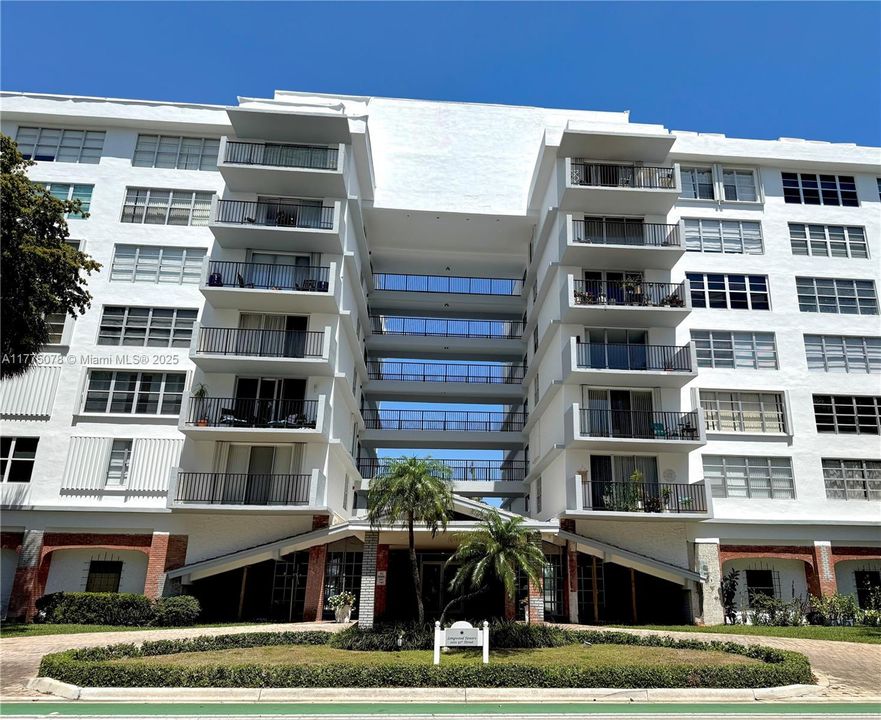 Vendido Recientemente: $439,000 (2 camas, 2 baños, 1463 Pies cuadrados)