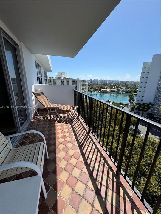 Vendido Recientemente: $439,000 (2 camas, 2 baños, 1463 Pies cuadrados)