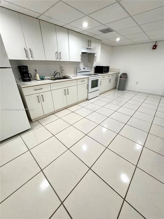 Vendido Recientemente: $439,000 (2 camas, 2 baños, 1463 Pies cuadrados)