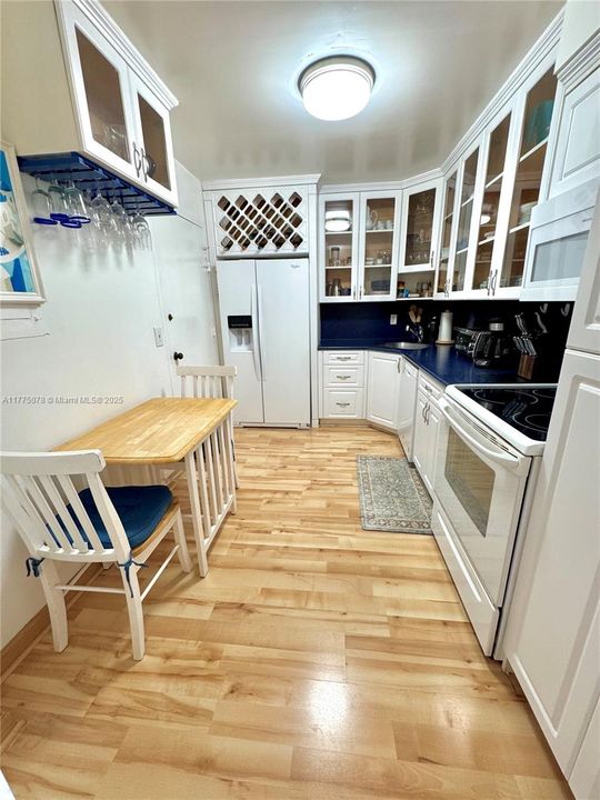 Vendido Recientemente: $439,000 (2 camas, 2 baños, 1463 Pies cuadrados)