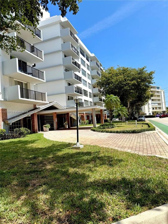 Vendido Recientemente: $439,000 (2 camas, 2 baños, 1463 Pies cuadrados)