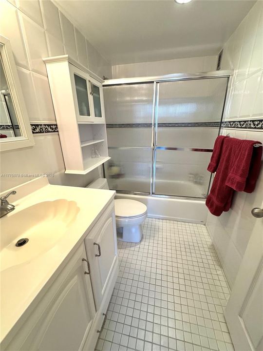 Vendido Recientemente: $439,000 (2 camas, 2 baños, 1463 Pies cuadrados)